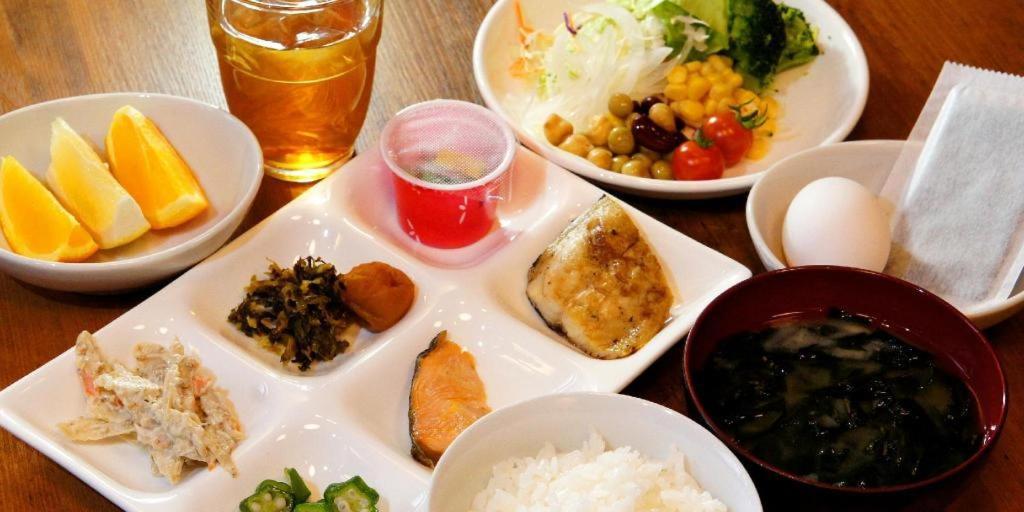 Apa Hotel Chiba Inzaimakinohara-Ekimae Narita Bagian luar foto